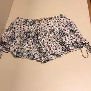 Olivaceous Shorts